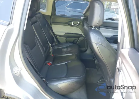 2022 Jeep Compass Latitude Lux 4X4 z USA, uszkodzony, nr VIN 3C4NJDFB4NT207018